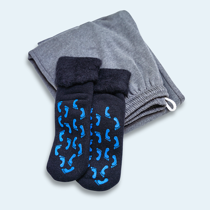 Trackpants & XL Black Bed Socks